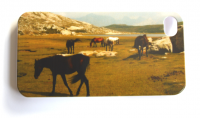 iPhone 4 cover med heste ved en bjergsø